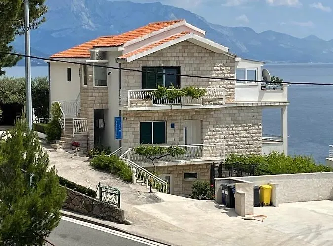 Apartments Tom