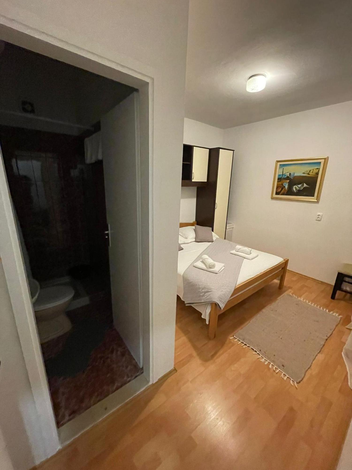 Tom Apartment