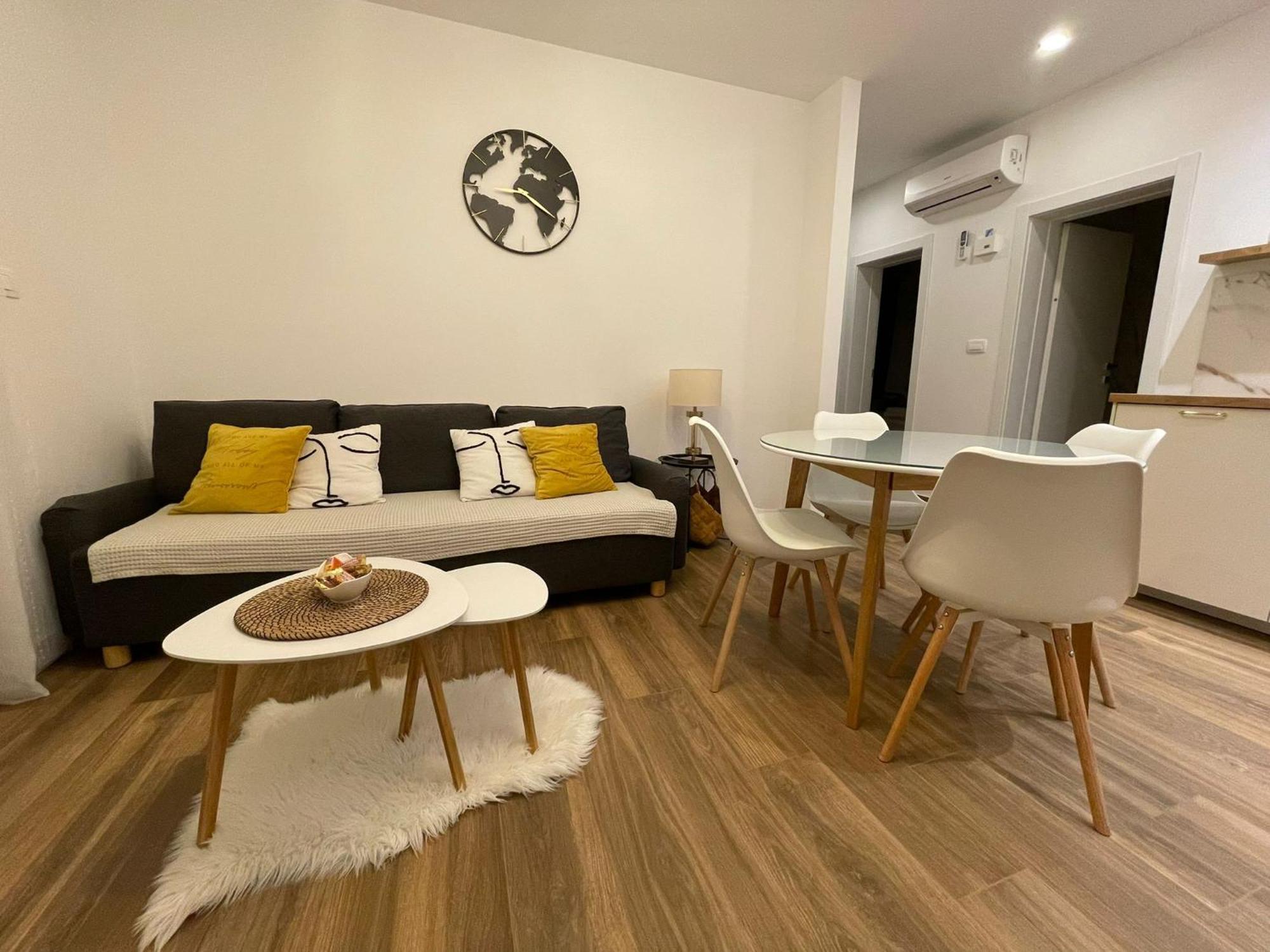 Apartment Tom